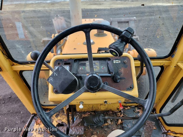 image for item HG9365 Ford 555B  backhoe
