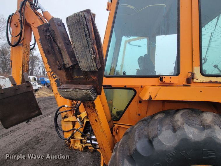 image for item HG9365 Ford 555B  backhoe