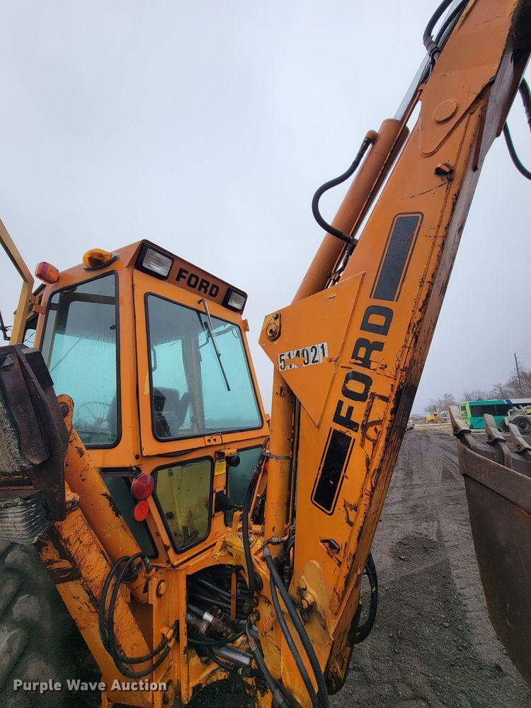 image for item HG9365 Ford 555B  backhoe