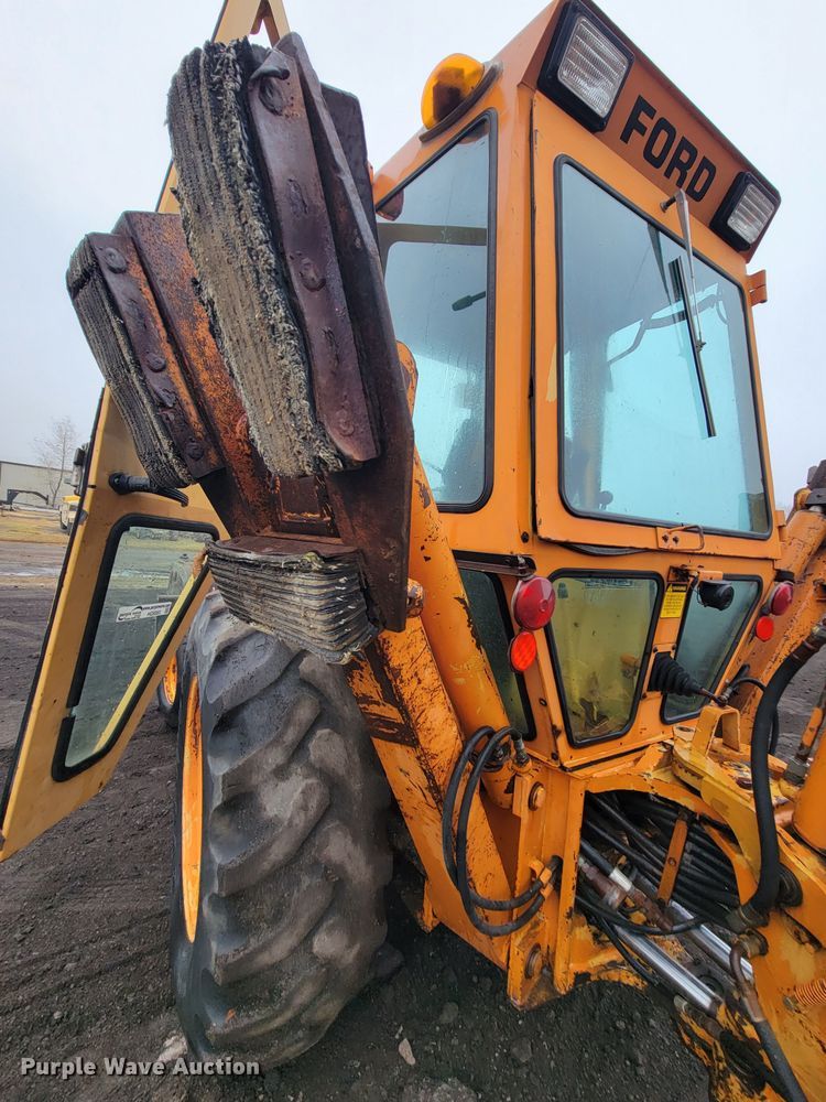 image for item HG9365 Ford 555B  backhoe