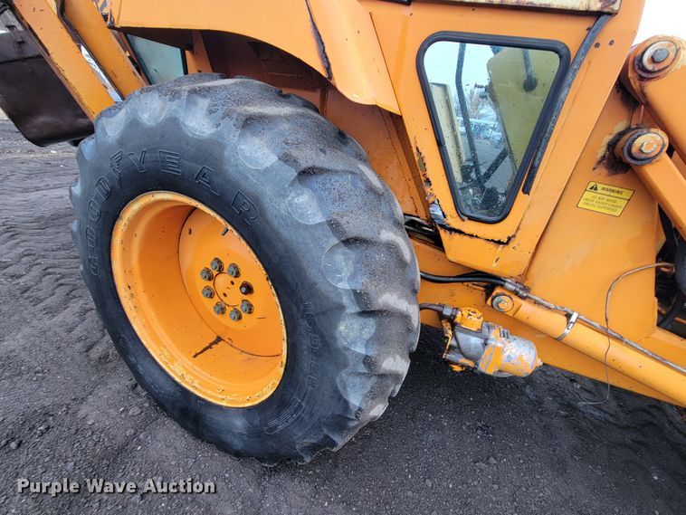 image for item HG9365 Ford 555B  backhoe