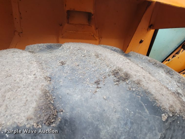 image for item HG9365 Ford 555B  backhoe