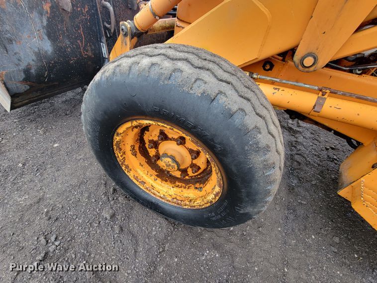 image for item HG9365 Ford 555B  backhoe