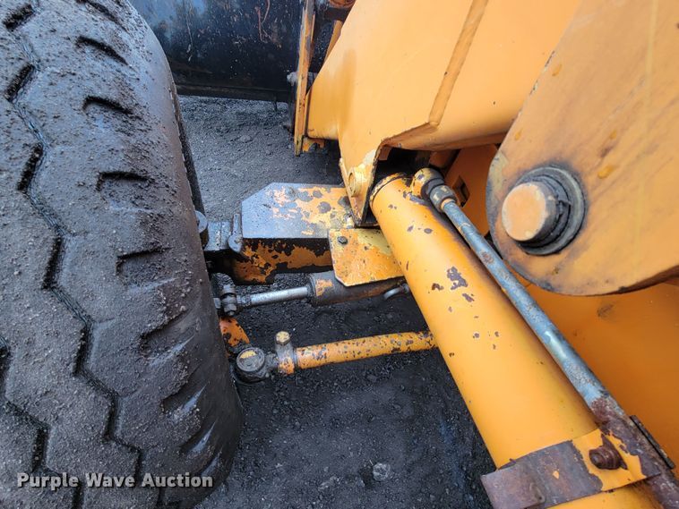 image for item HG9365 Ford 555B  backhoe