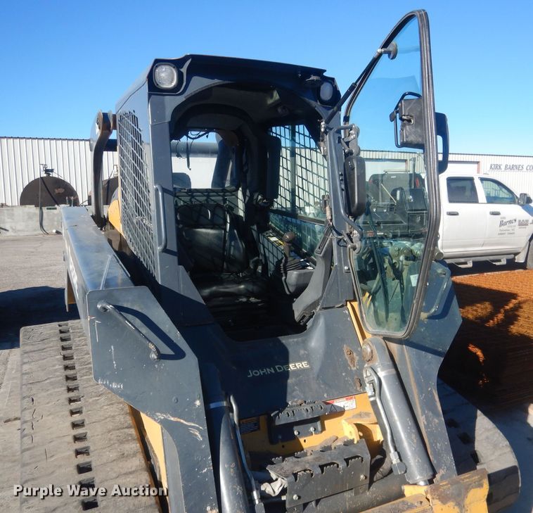 image for item HQ9533 2016 John Deere 333E  tracked skid steer loader