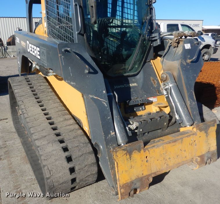 image for item HQ9533 2016 John Deere 333E  tracked skid steer loader