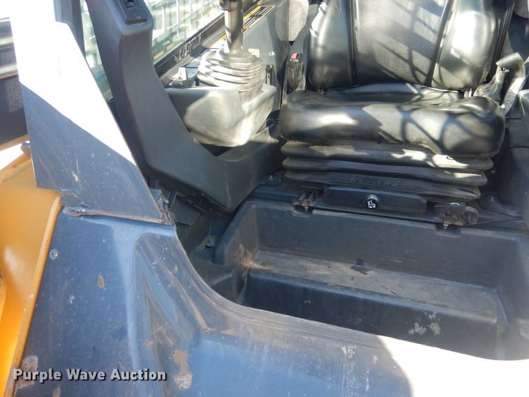 image for item HQ9533 2016 John Deere 333E  tracked skid steer loader