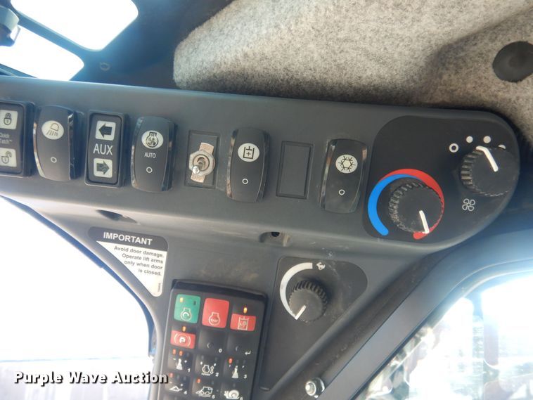 image for item HQ9533 2016 John Deere 333E  tracked skid steer loader