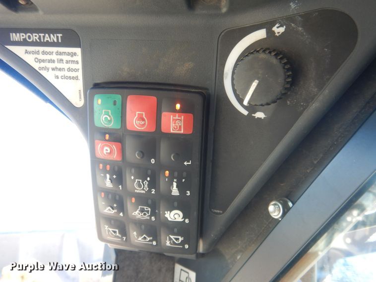 image for item HQ9533 2016 John Deere 333E  tracked skid steer loader