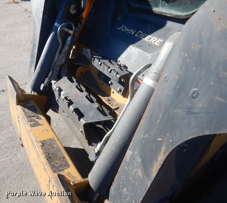 image for item HQ9533 2016 John Deere 333E  tracked skid steer loader