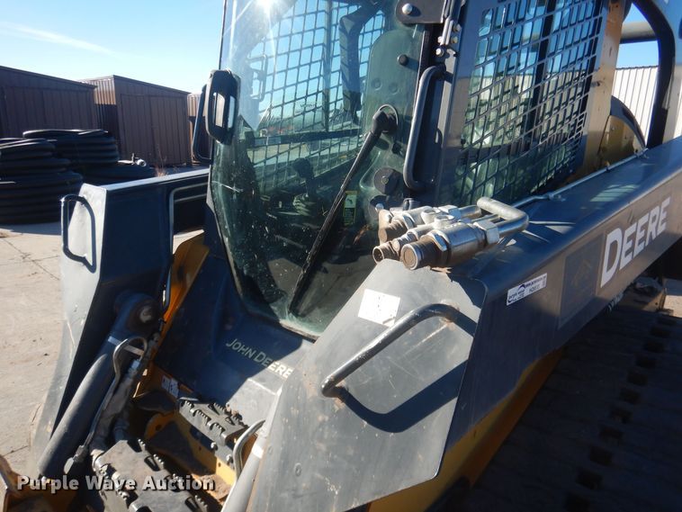 image for item HQ9533 2016 John Deere 333E  tracked skid steer loader