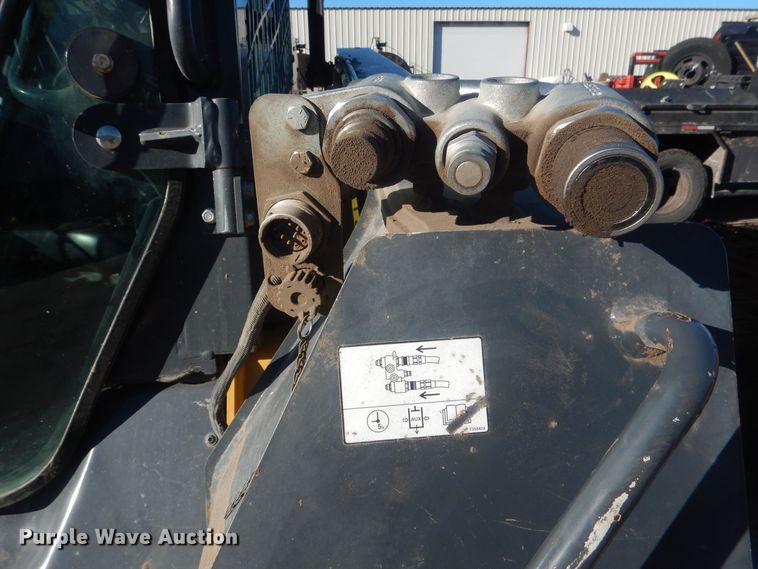 image for item HQ9533 2016 John Deere 333E  tracked skid steer loader