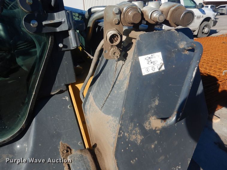 image for item HQ9533 2016 John Deere 333E  tracked skid steer loader