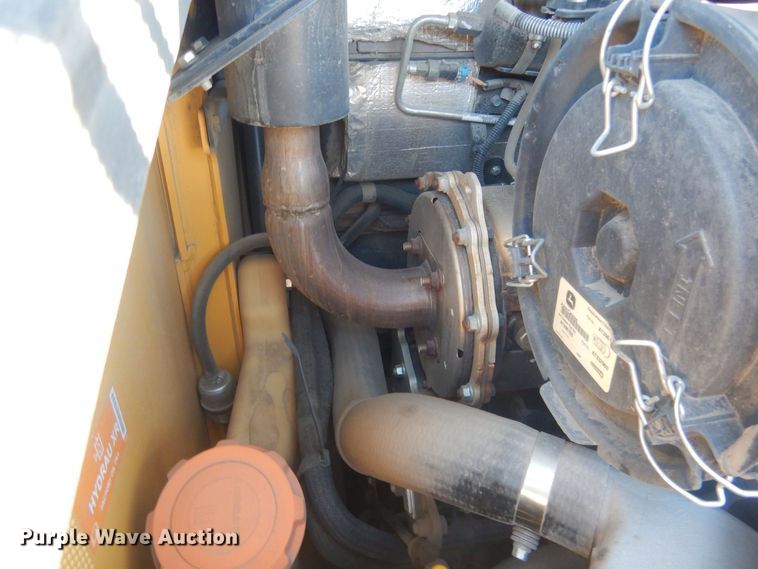 image for item HQ9533 2016 John Deere 333E  tracked skid steer loader