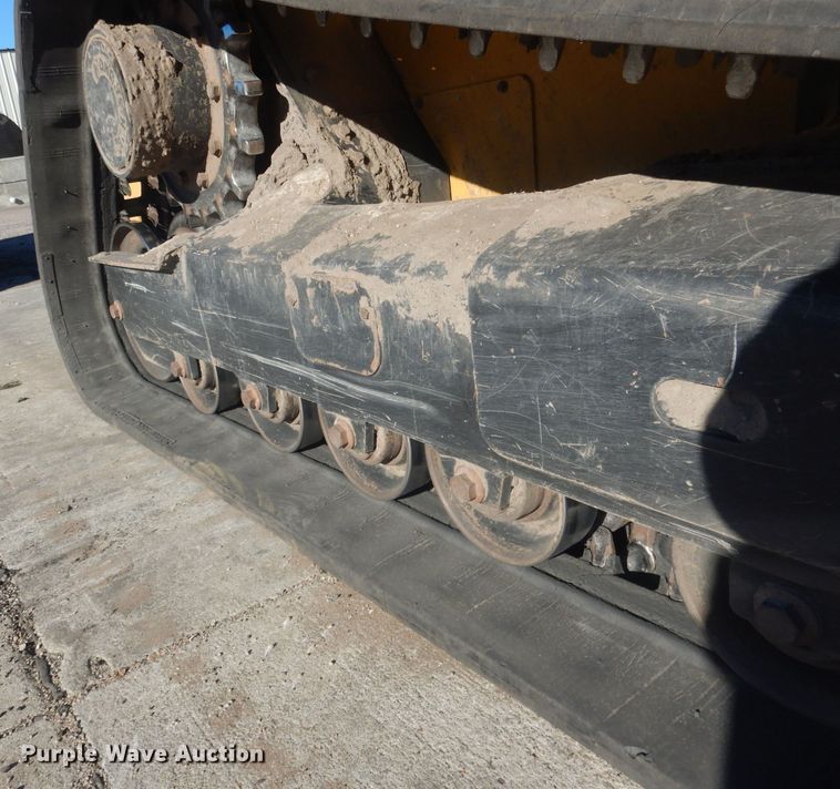 image for item HQ9533 2016 John Deere 333E  tracked skid steer loader