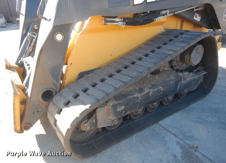 image for item HQ9533 2016 John Deere 333E  tracked skid steer loader