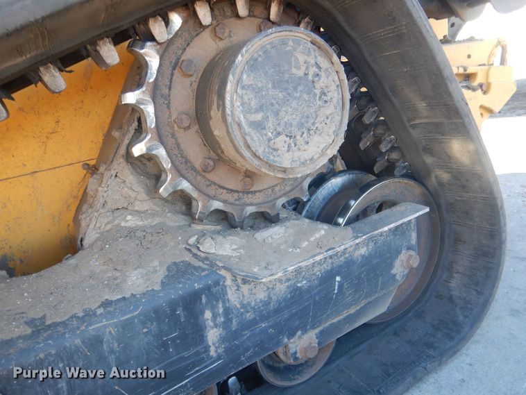 image for item HQ9533 2016 John Deere 333E  tracked skid steer loader