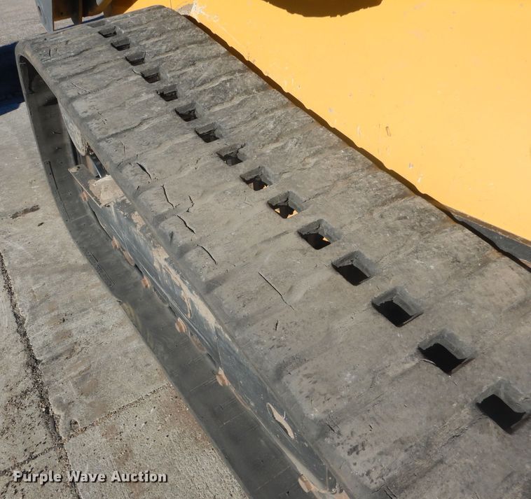 image for item HQ9533 2016 John Deere 333E  tracked skid steer loader