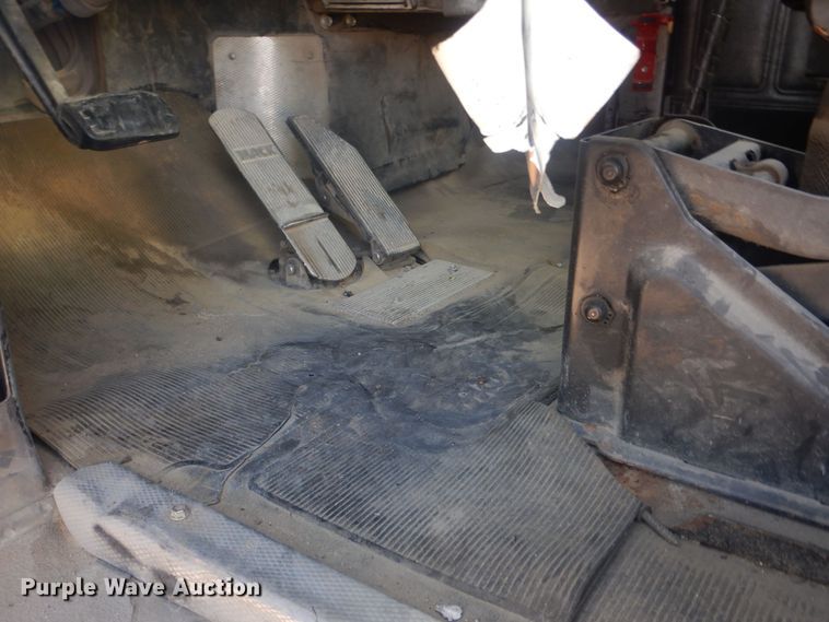 image for item HQ9539 1997 Mack RD600  dump truck