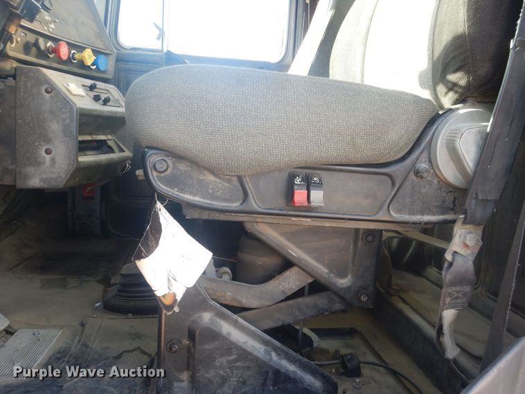 image for item HQ9539 1997 Mack RD600  dump truck