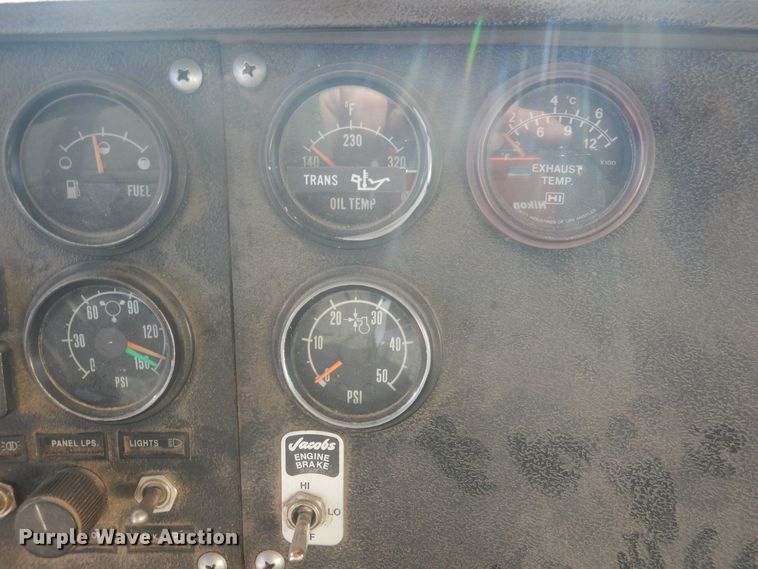 image for item HQ9539 1997 Mack RD600  dump truck