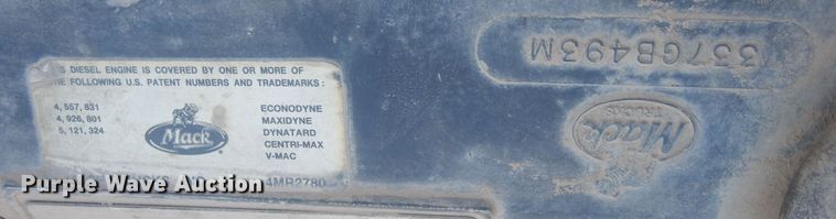 image for item HQ9539 1997 Mack RD600  dump truck