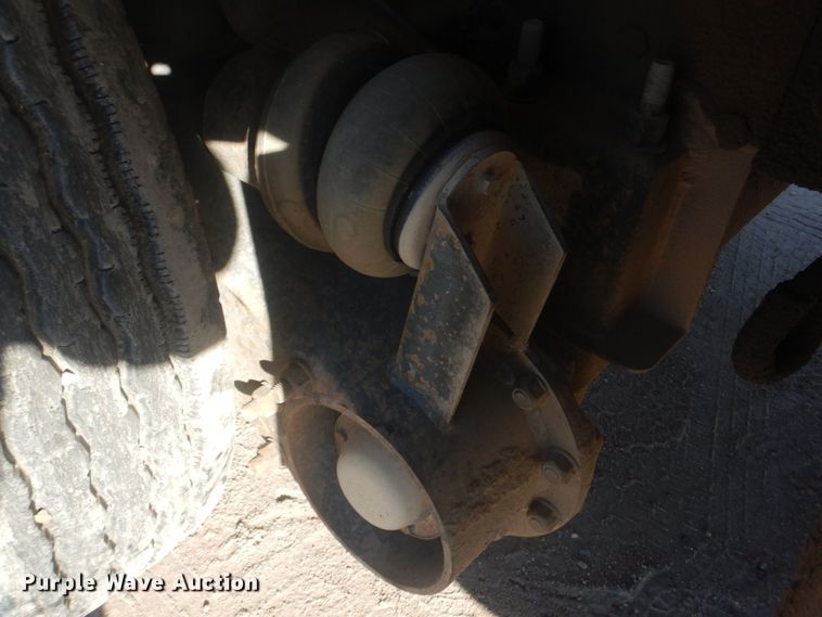 image for item HQ9539 1997 Mack RD600  dump truck