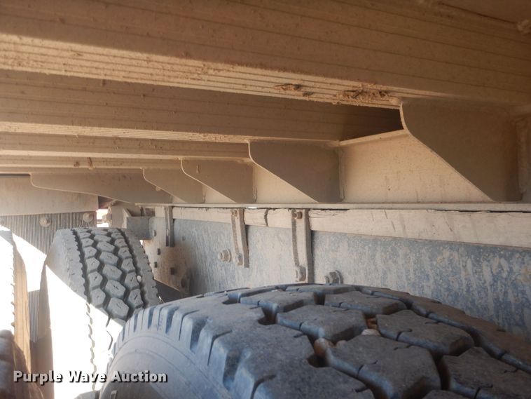 image for item HQ9539 1997 Mack RD600  dump truck