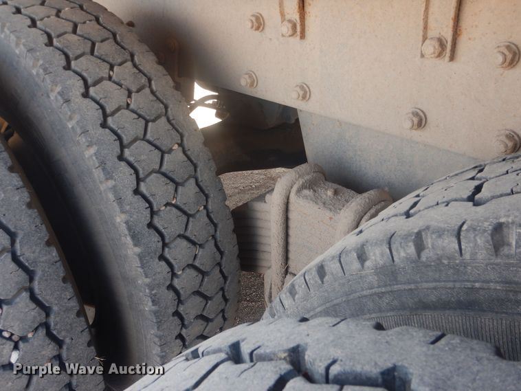 image for item HQ9539 1997 Mack RD600  dump truck