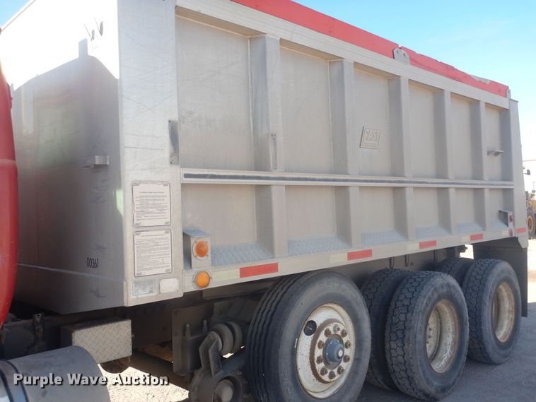 image for item HQ9539 1997 Mack RD600  dump truck