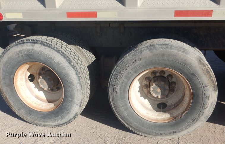 image for item HQ9539 1997 Mack RD600  dump truck