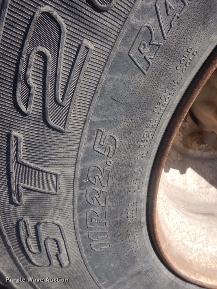 image for item HQ9539 1997 Mack RD600  dump truck