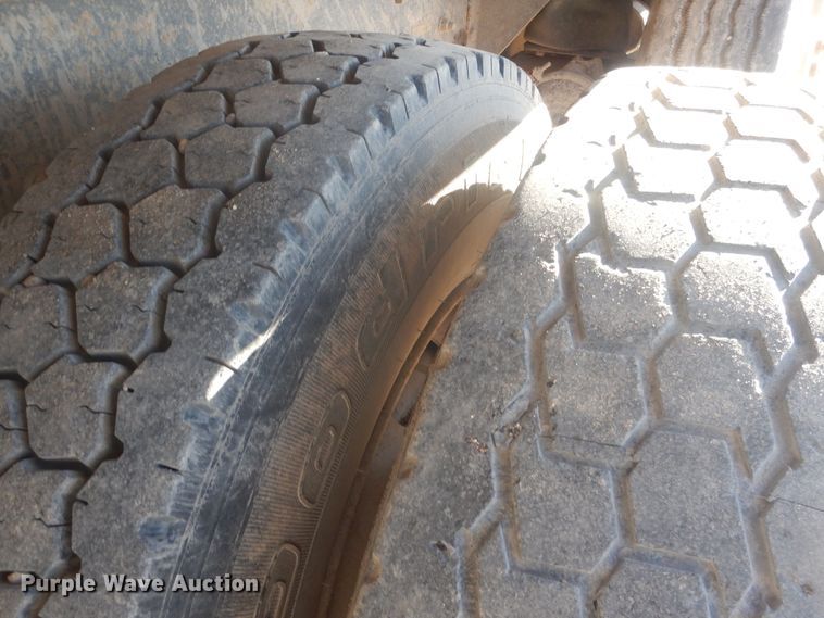 image for item HQ9539 1997 Mack RD600  dump truck