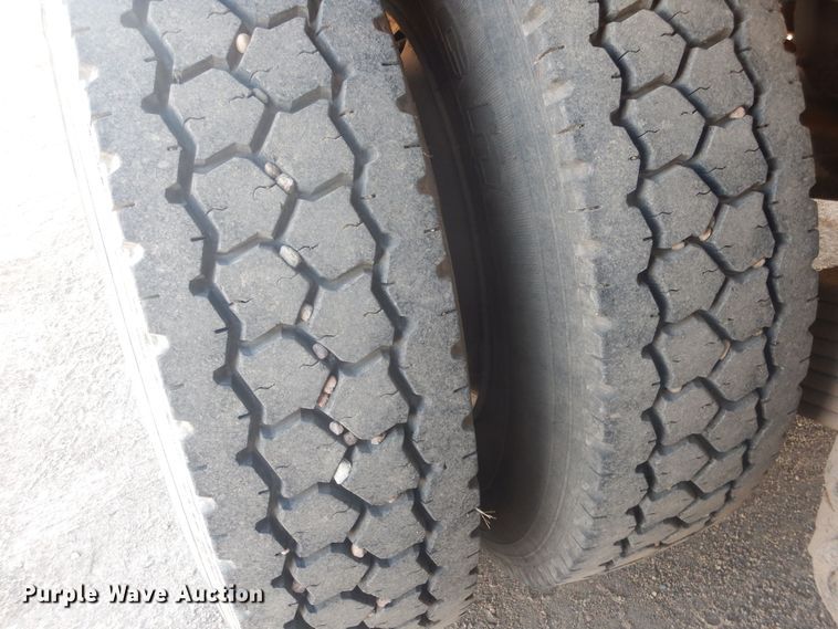 image for item HQ9539 1997 Mack RD600  dump truck