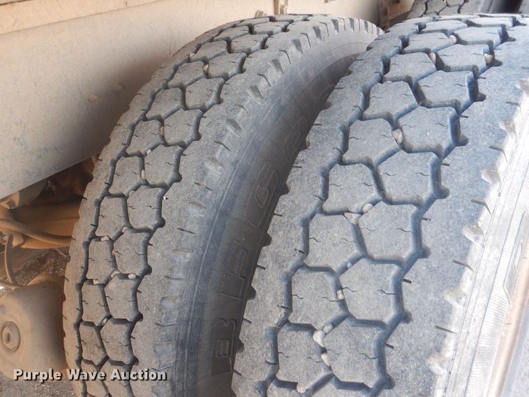 image for item HQ9539 1997 Mack RD600  dump truck