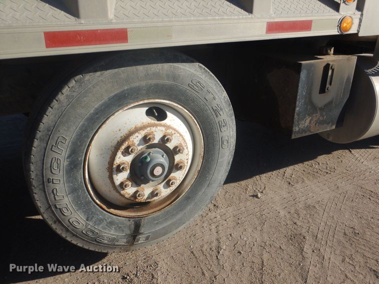 image for item HQ9539 1997 Mack RD600  dump truck