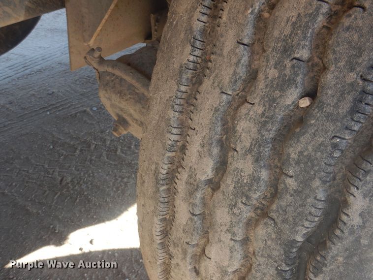 image for item HQ9539 1997 Mack RD600  dump truck