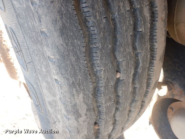 image for item HQ9539 1997 Mack RD600  dump truck