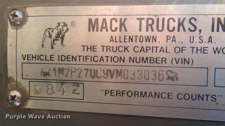 image for item HQ9539 1997 Mack RD600  dump truck