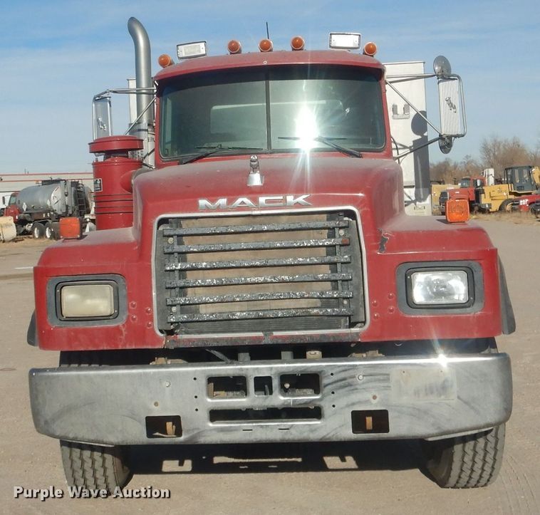 image for item HQ9540 1998 Mack RD600  dump truck