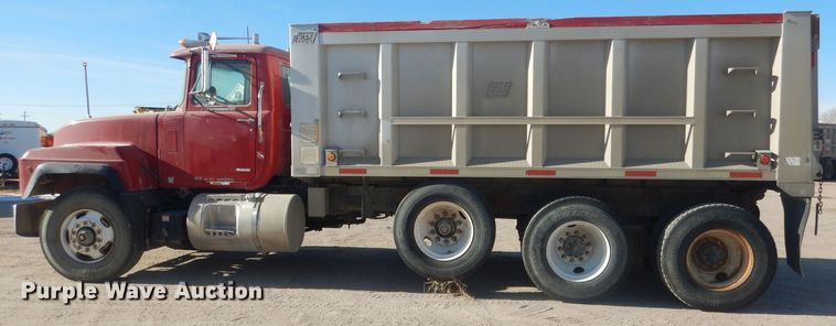 image for item HQ9540 1998 Mack RD600  dump truck