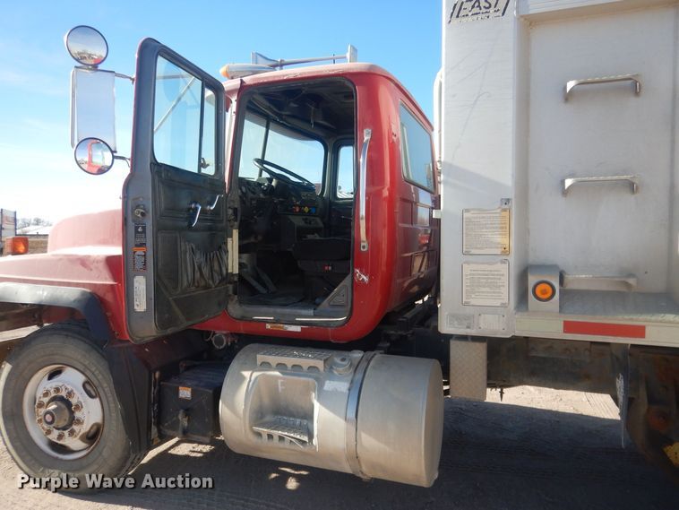 image for item HQ9540 1998 Mack RD600  dump truck