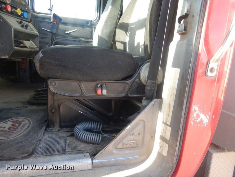 image for item HQ9540 1998 Mack RD600  dump truck