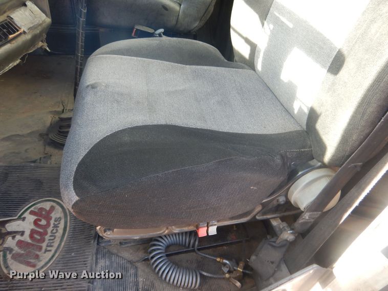 image for item HQ9540 1998 Mack RD600  dump truck