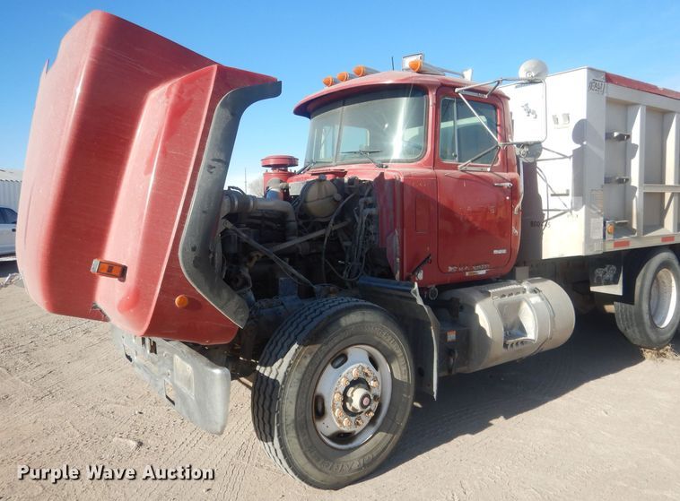 image for item HQ9540 1998 Mack RD600  dump truck