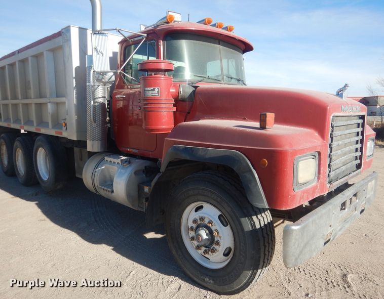 image for item HQ9540 1998 Mack RD600  dump truck