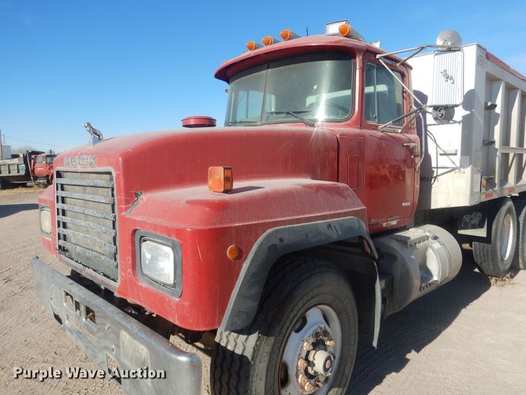 image for item HQ9540 1998 Mack RD600  dump truck