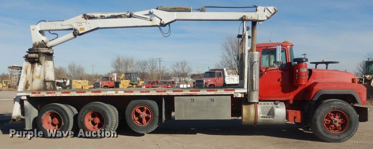 image for item HQ9541 1996 Mack RD688S  crane truck