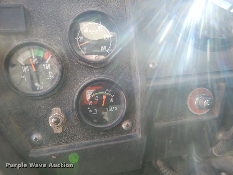 image for item HQ9541 1996 Mack RD688S  crane truck