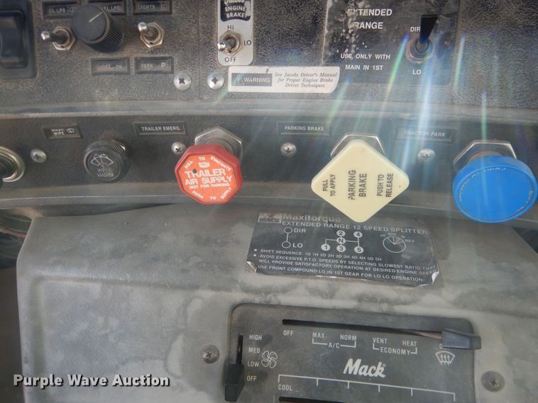 image for item HQ9541 1996 Mack RD688S  crane truck